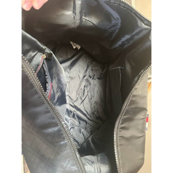 Tommy Hilfiger Weekender Tote Bag Black w/ Compartments and Handles - Picture 13 of 16